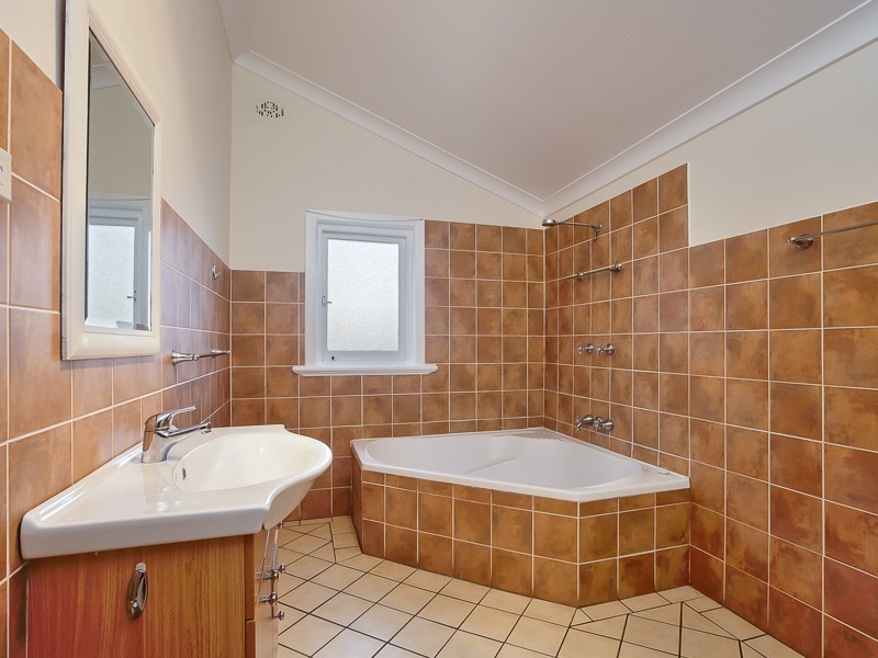 23 Cowper Street, Georgetown NSW 2298