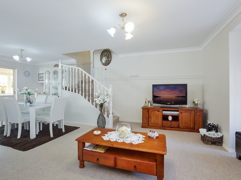 4/18 Glover Street, Belmont NSW 2280