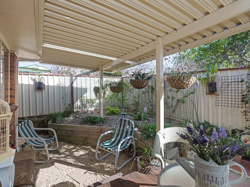 4/18 Glover Street, Belmont NSW 2280