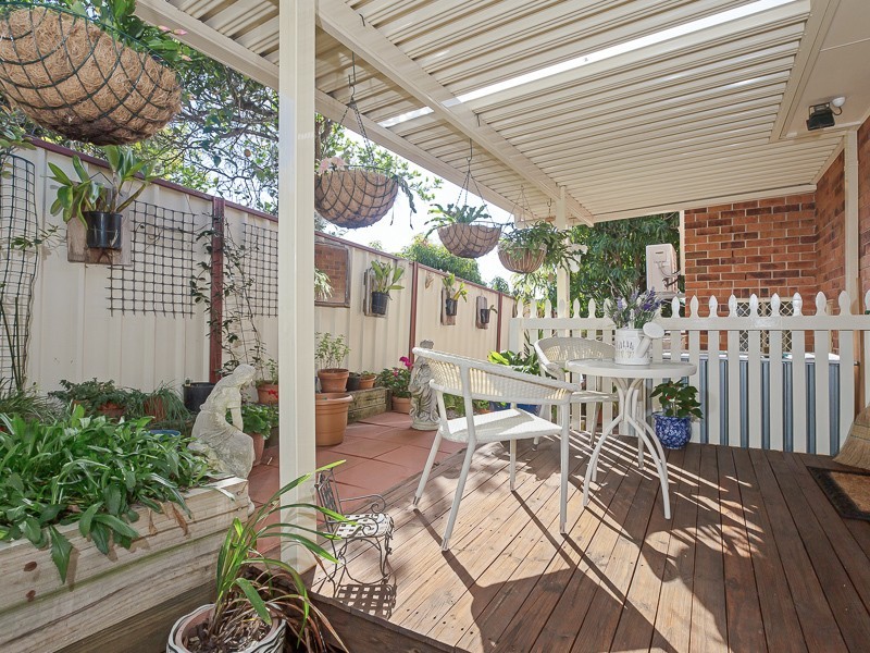 4/18 Glover Street, Belmont NSW 2280