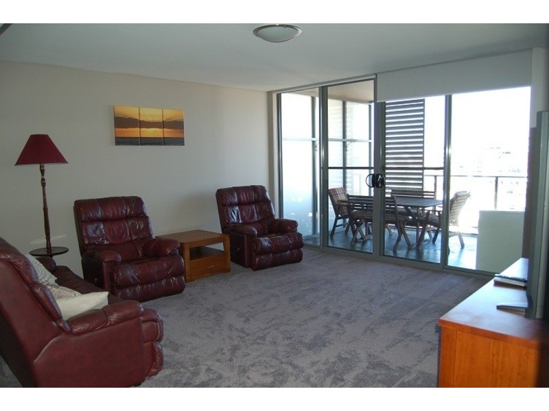 712/335 Wharf Rd, Newcastle NSW 2300