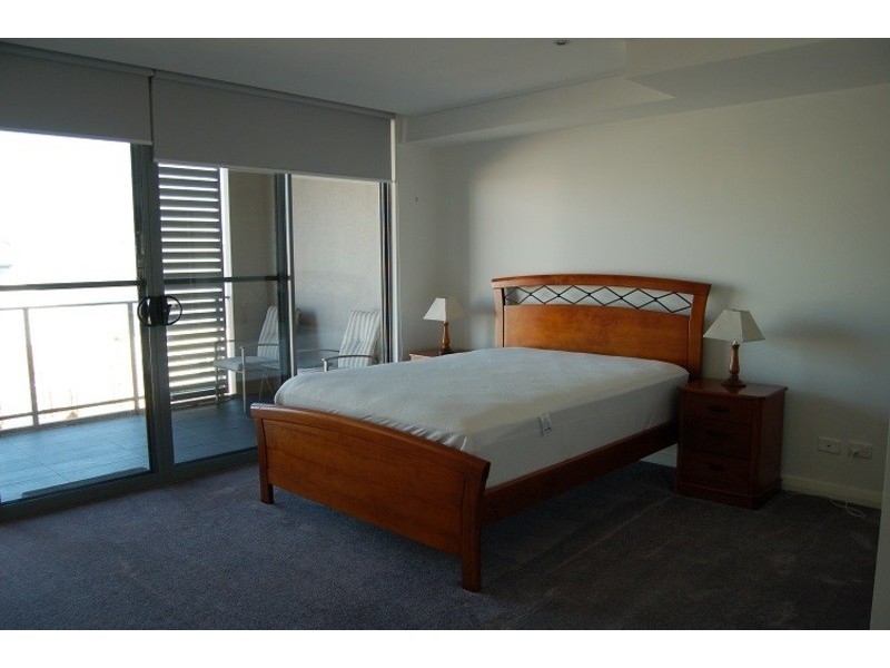 712/335 Wharf Rd, Newcastle NSW 2300