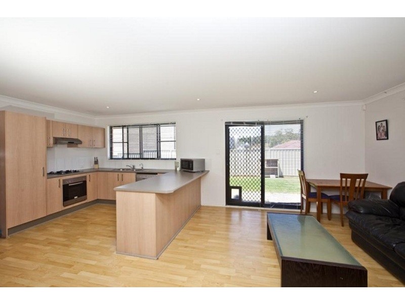 24 Redmond Circuit, Cameron Park NSW 2285
