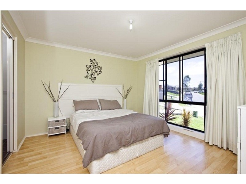 24 Redmond Circuit, Cameron Park NSW 2285