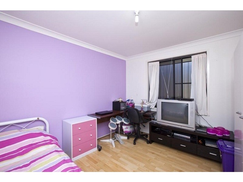 24 Redmond Circuit, Cameron Park NSW 2285