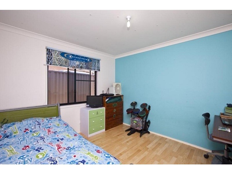 24 Redmond Circuit, Cameron Park NSW 2285