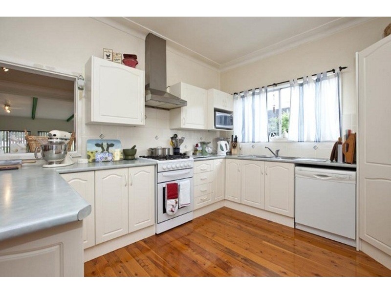 18 Robert Street, Jesmond NSW 2299