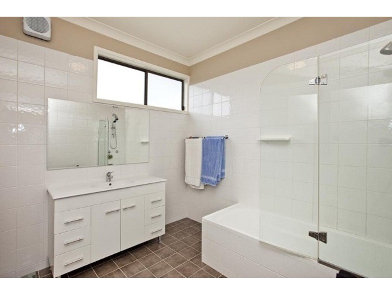 18 Robert Street, Jesmond NSW 2299