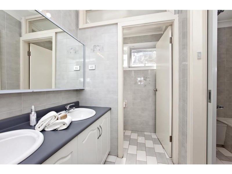 8 The Grove, Merewether Heights NSW 2291