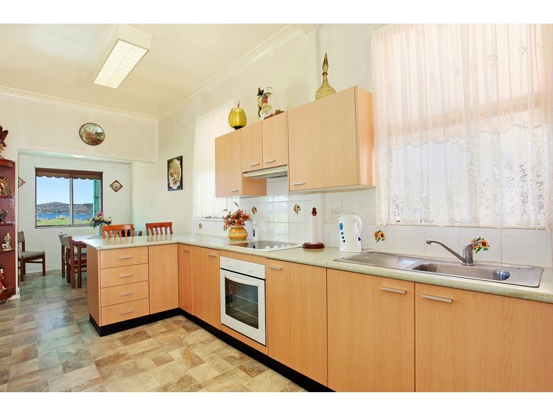 10 Nanda Street, Marmong Point NSW 2284