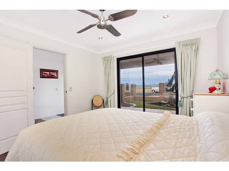 7a  Barrie Crescent, Stockton NSW 2295