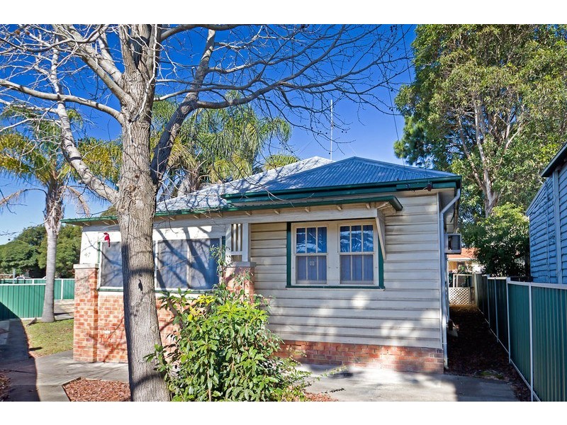 47 Young Rd, Lambton NSW 2299