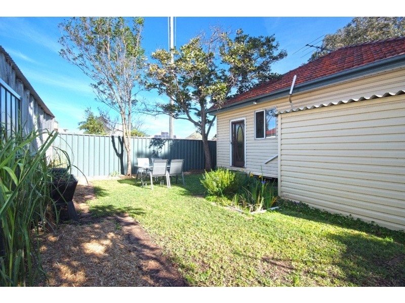 38 Garrett Street, Carrington NSW 2294