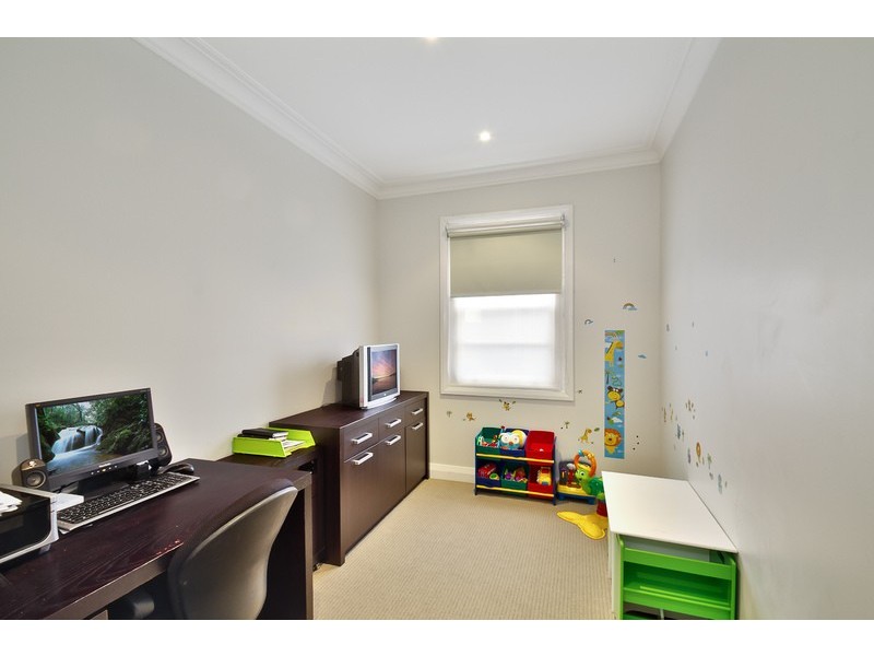 1 Adrian Street, Mayfield West NSW 2304