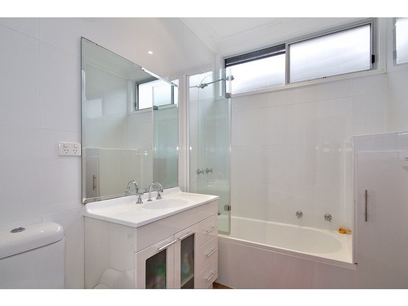 1 Adrian Street, Mayfield West NSW 2304