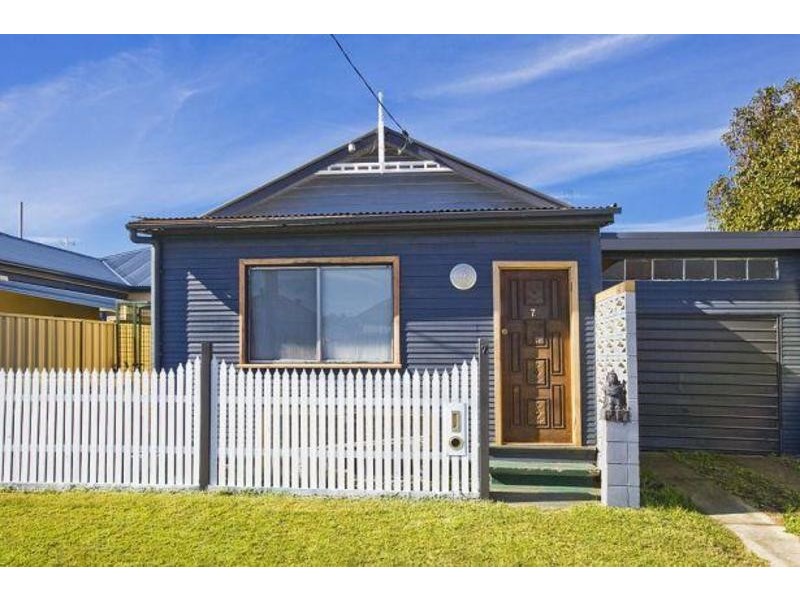 7 McMichael Street, Maryville NSW 2293