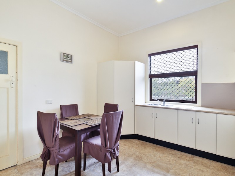 196 Fullerton St, Stockton NSW 2295