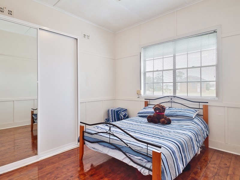 196 Fullerton St, Stockton NSW 2295