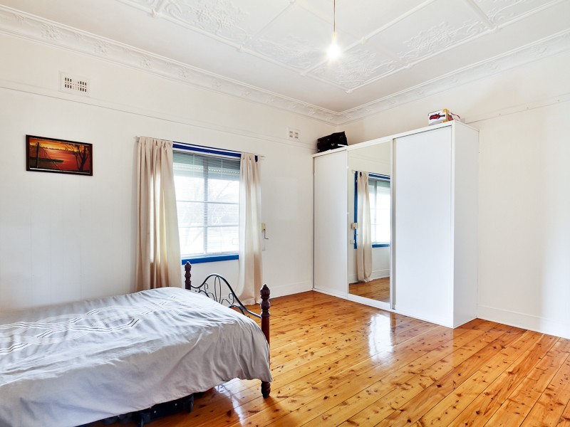 196 Fullerton St, Stockton NSW 2295