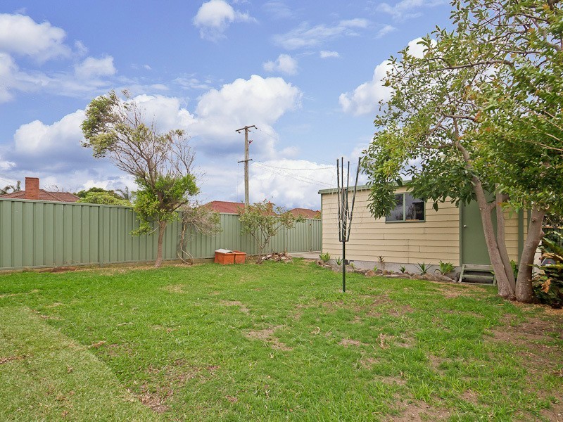 196 Fullerton St, Stockton NSW 2295