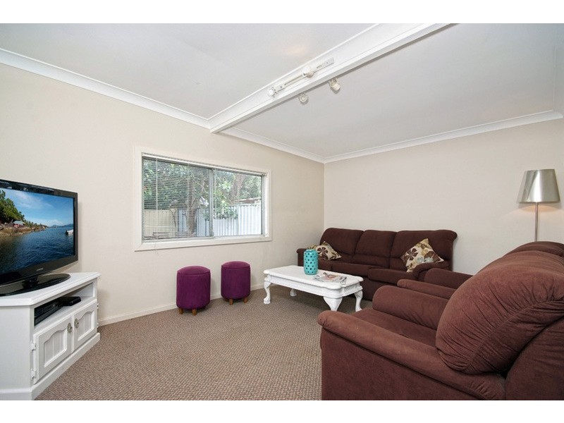 27 Dent Street, Islington NSW 2296