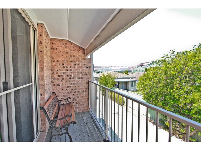 2/120 Prince Street, Waratah NSW 2298