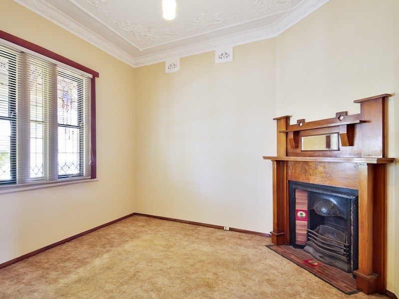 31  Henson Ave, Mayfield East NSW 2304