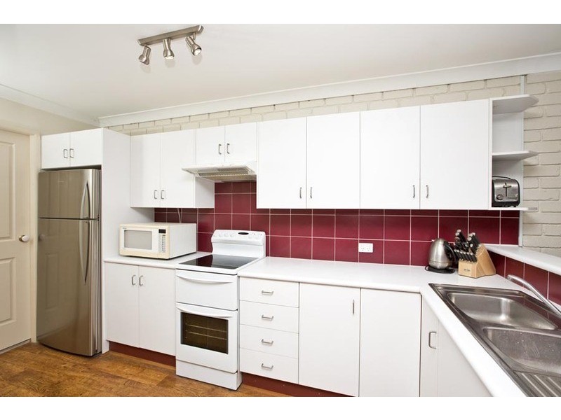 2/14 Faulkner Cres, North Lambton NSW 2299