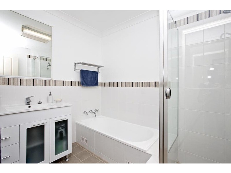 2/14 Faulkner Cres, North Lambton NSW 2299