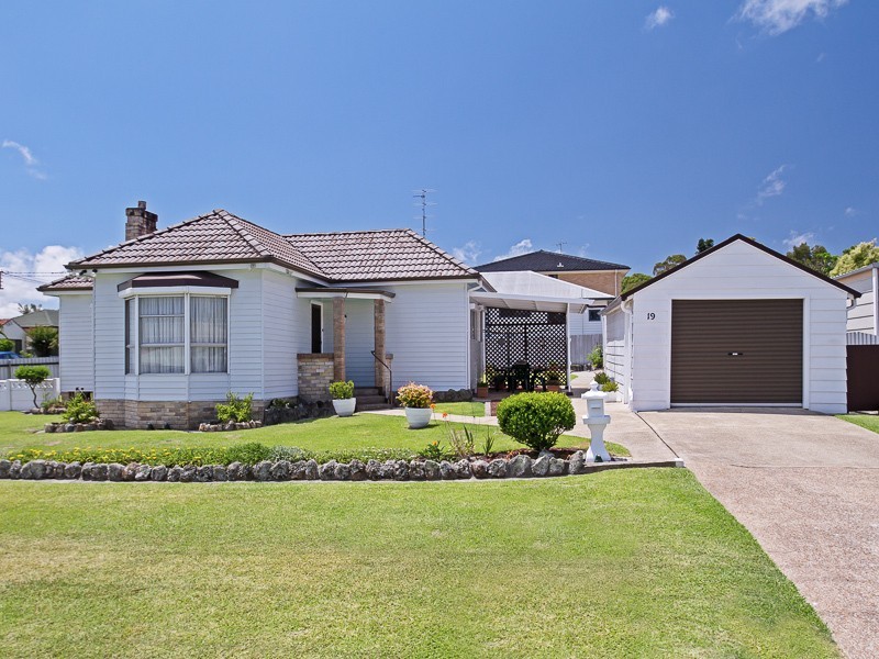 19 Sydney Street, Gateshead NSW 2290 the real estate agency Sold