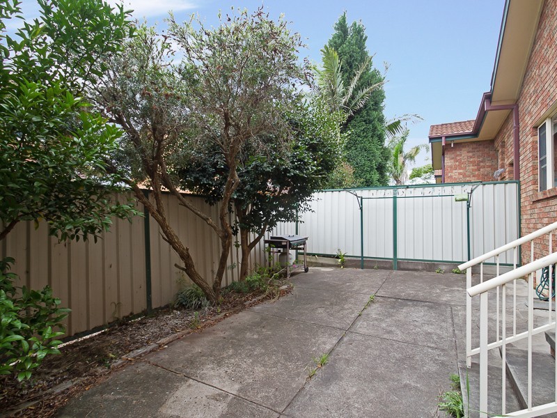 2/13 Floribunda Close, Warabrook NSW 2304