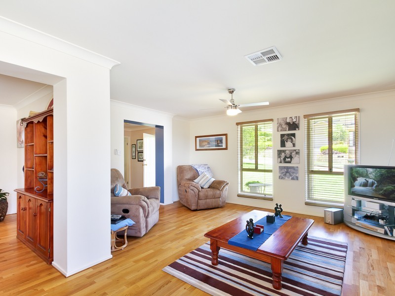 7 Libertas Rd, Cameron Park NSW 2285