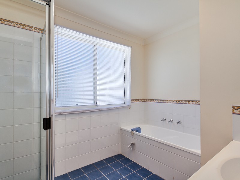 7 Libertas Rd, Cameron Park NSW 2285