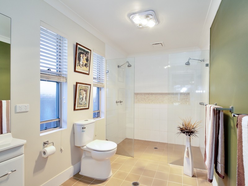 6 Johnson Drive, East Maitland NSW 2323