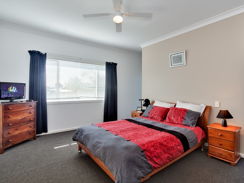 8a  Clyde Street, Stockton NSW 2295