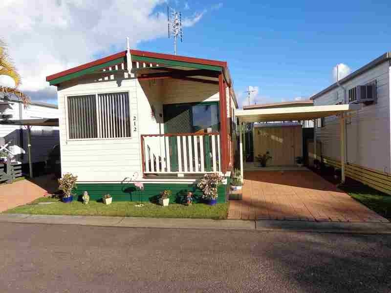 212  Palm Drive, Belmont NSW 2280