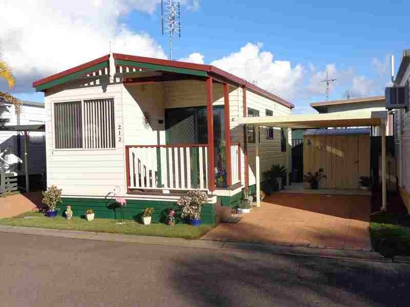 212  Palm Drive, Belmont NSW 2280