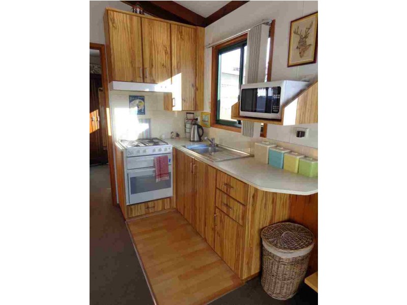 212  Palm Drive, Belmont NSW 2280