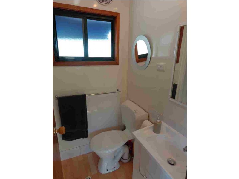 212  Palm Drive, Belmont NSW 2280