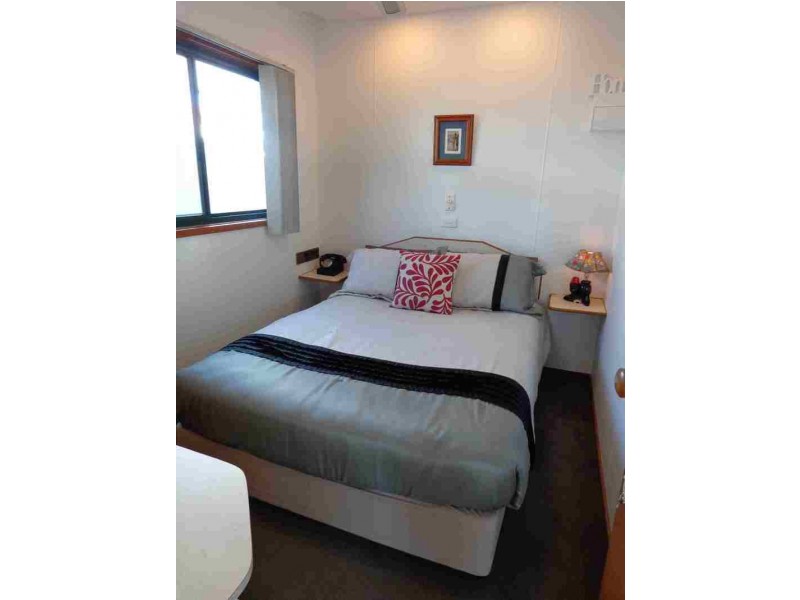 212  Palm Drive, Belmont NSW 2280