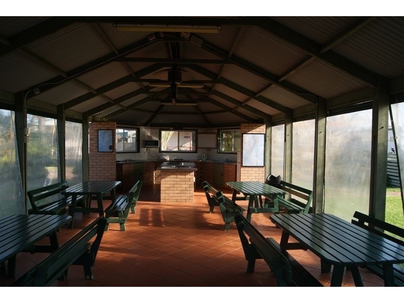 212  Palm Drive, Belmont NSW 2280