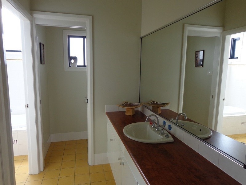 14 Lavis Lane, Williamtown NSW 2318