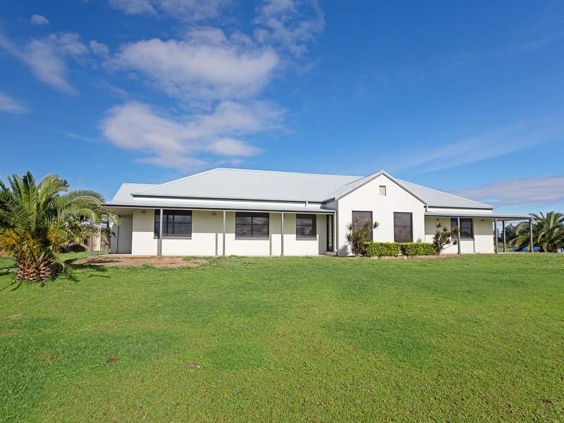 14 Lavis Lane, Williamtown NSW 2318