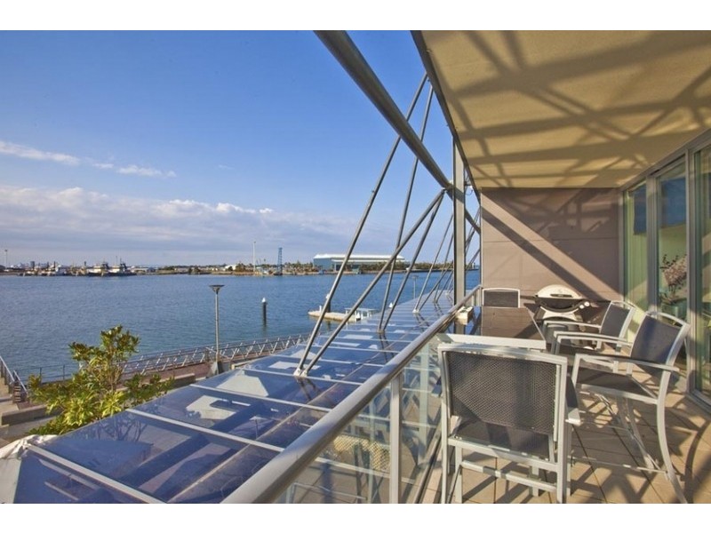 103/1 Honeysuckle Drive, Newcastle NSW 2300