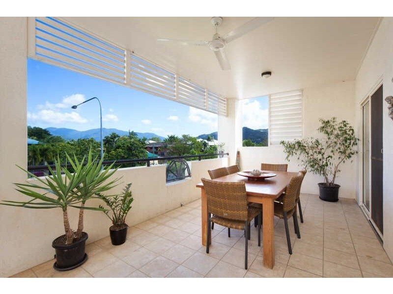 17/304 Lake Street, Cairns QLD 4870