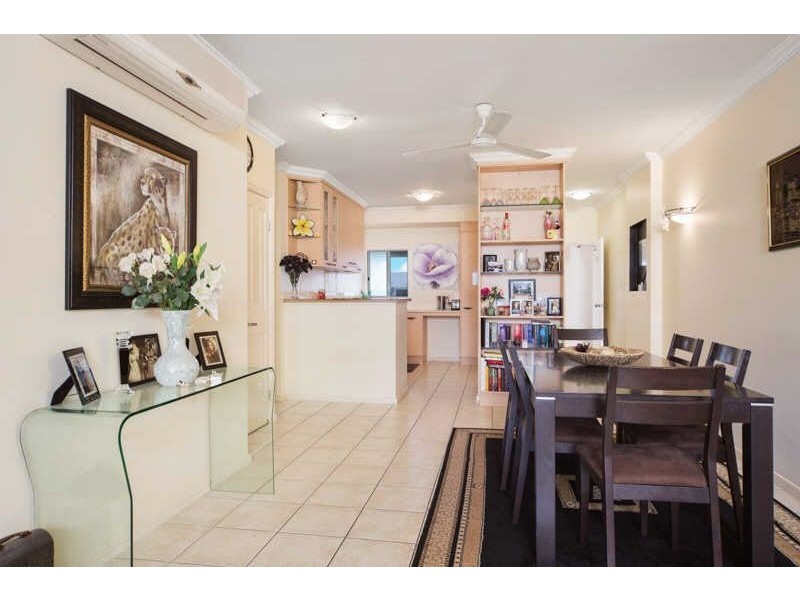 17/304 Lake Street, Cairns QLD 4870