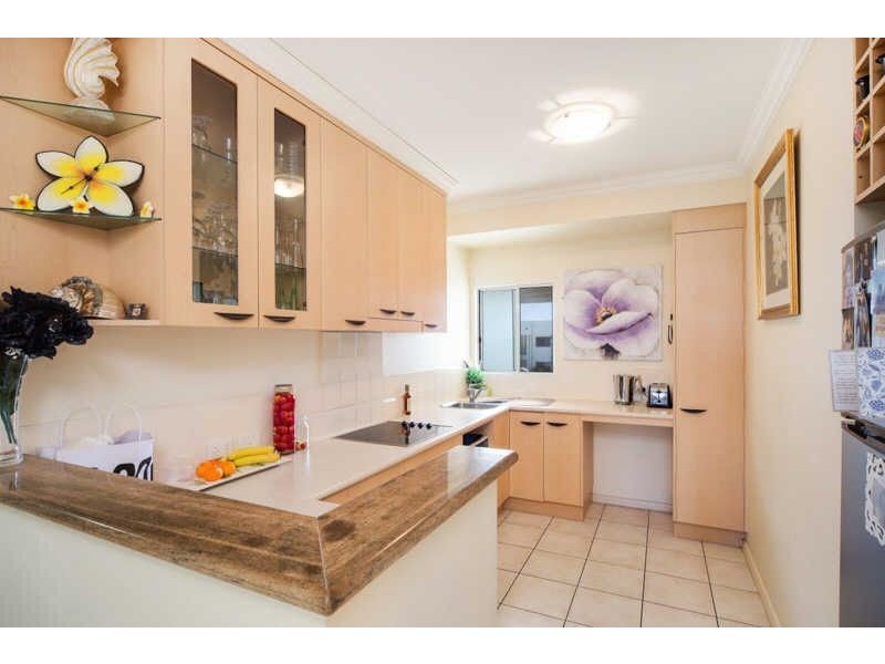 17/304 Lake Street, Cairns QLD 4870