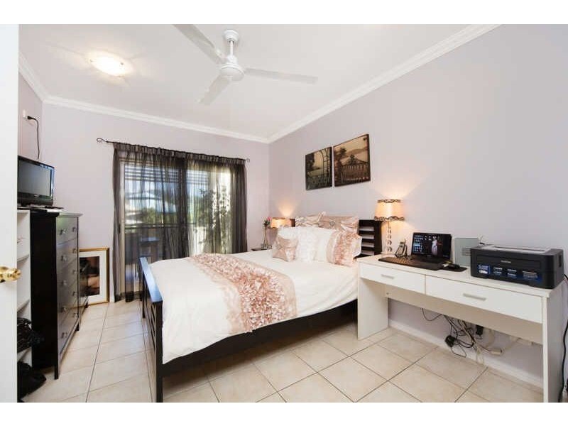 17/304 Lake Street, Cairns QLD 4870
