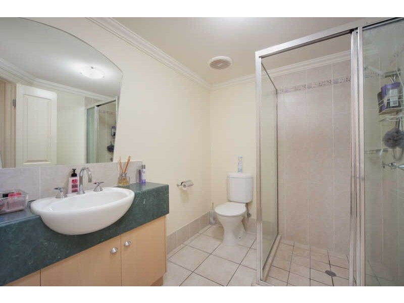 17/304 Lake Street, Cairns QLD 4870