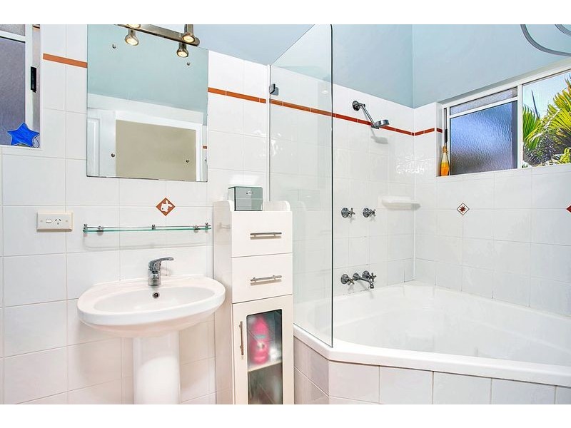 36 Southerden Drive, Mooroobool QLD 4870